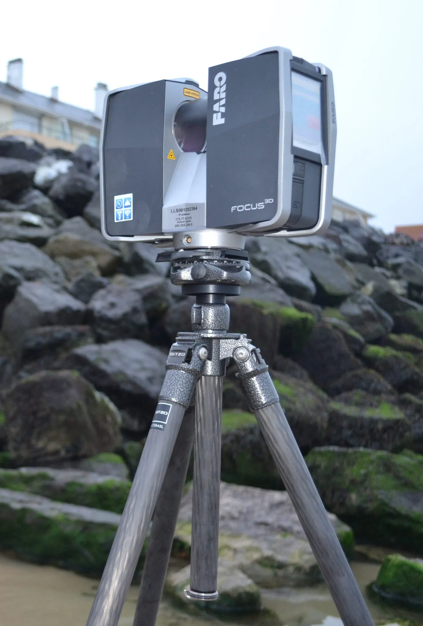 Appareil topographique FARO Focus 3D sur trépied.