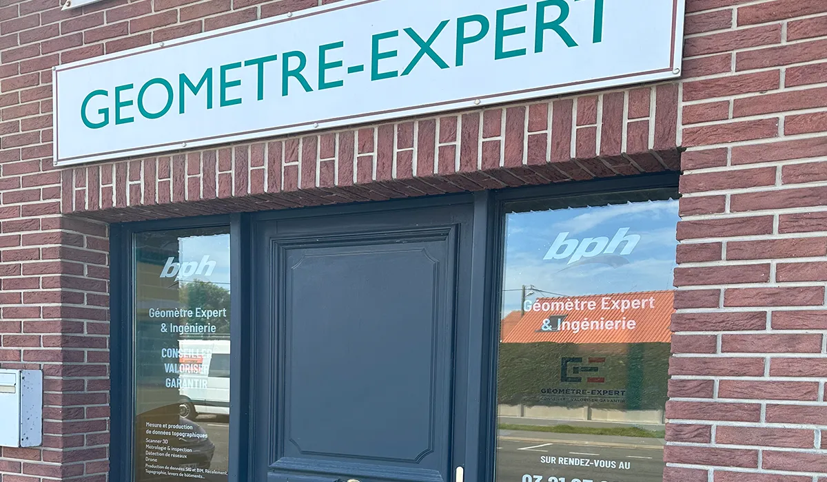 Façade bureau Géomètre-Expert et ingénierie.