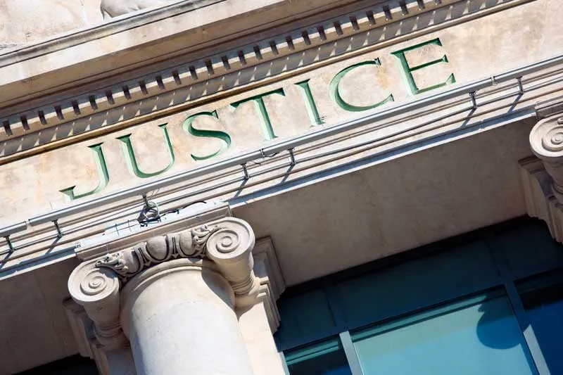 façade de tribunal.